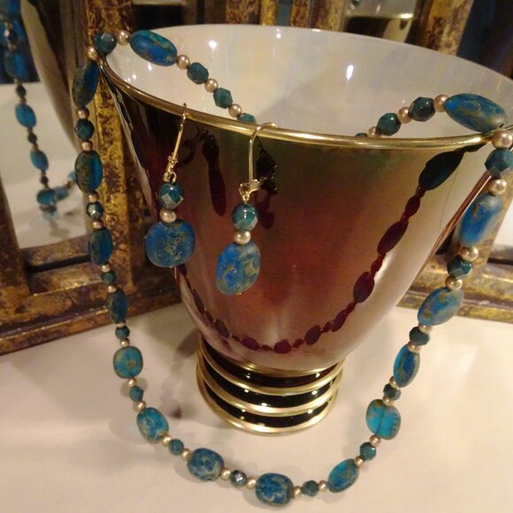 Czech glass necklace/earring set in Mediterranean blue with Picasso matte finish - Picture 9 of 9